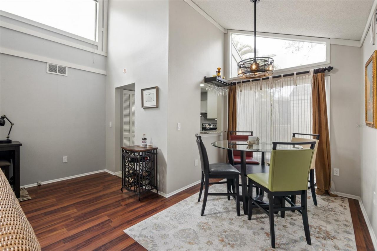 2224 Bahia Vista Street, Unit E6, Sarasota, FL 34239 Photo