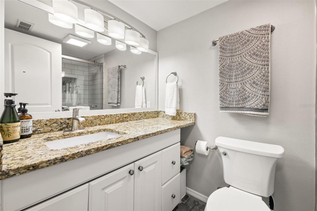 2224 Bahia Vista Street, Unit E6, Sarasota, FL 34239 Photo