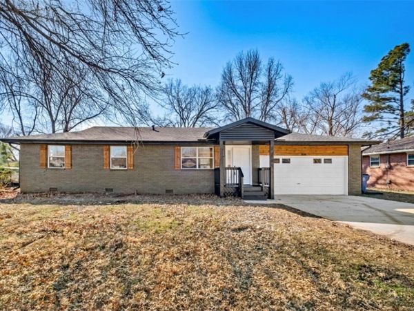 208 13th Street , Bentonville, AR 72712