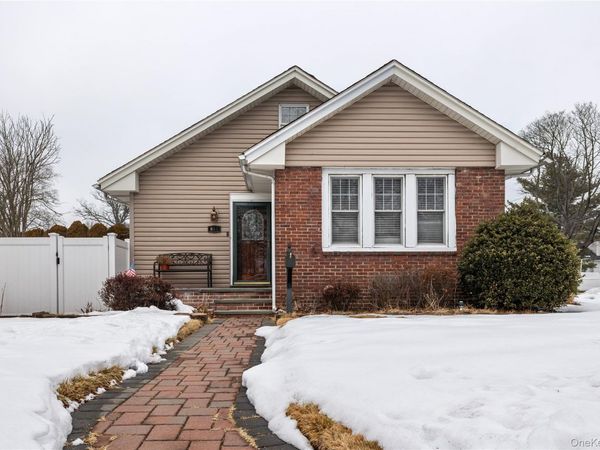 661 Saint Lukes Place, North Baldwin, NY 11510