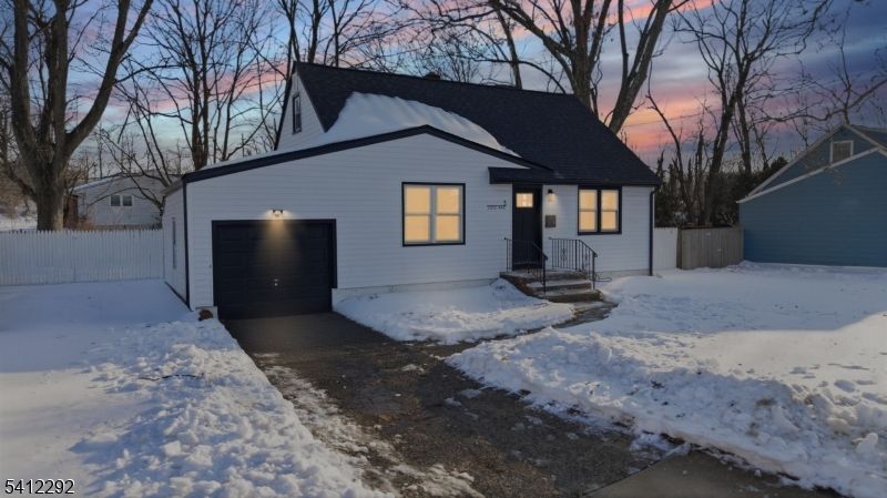 5 Lois Ave, East Brunswick, NJ 08816 Main Photo