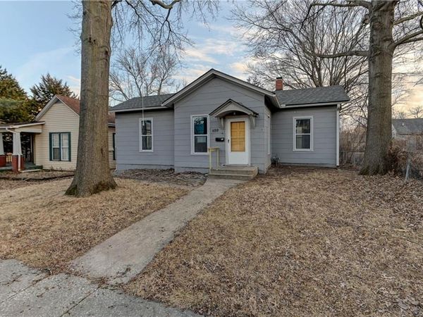 659 Middle Street, Leavenworth, KS 66048
