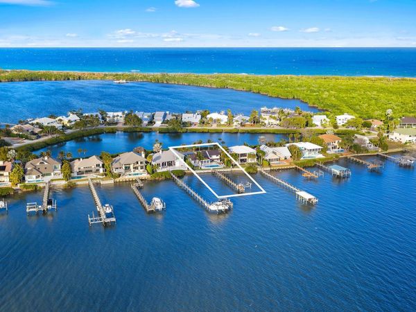 4230 NE Joes Point Road, Stuart, FL 34996