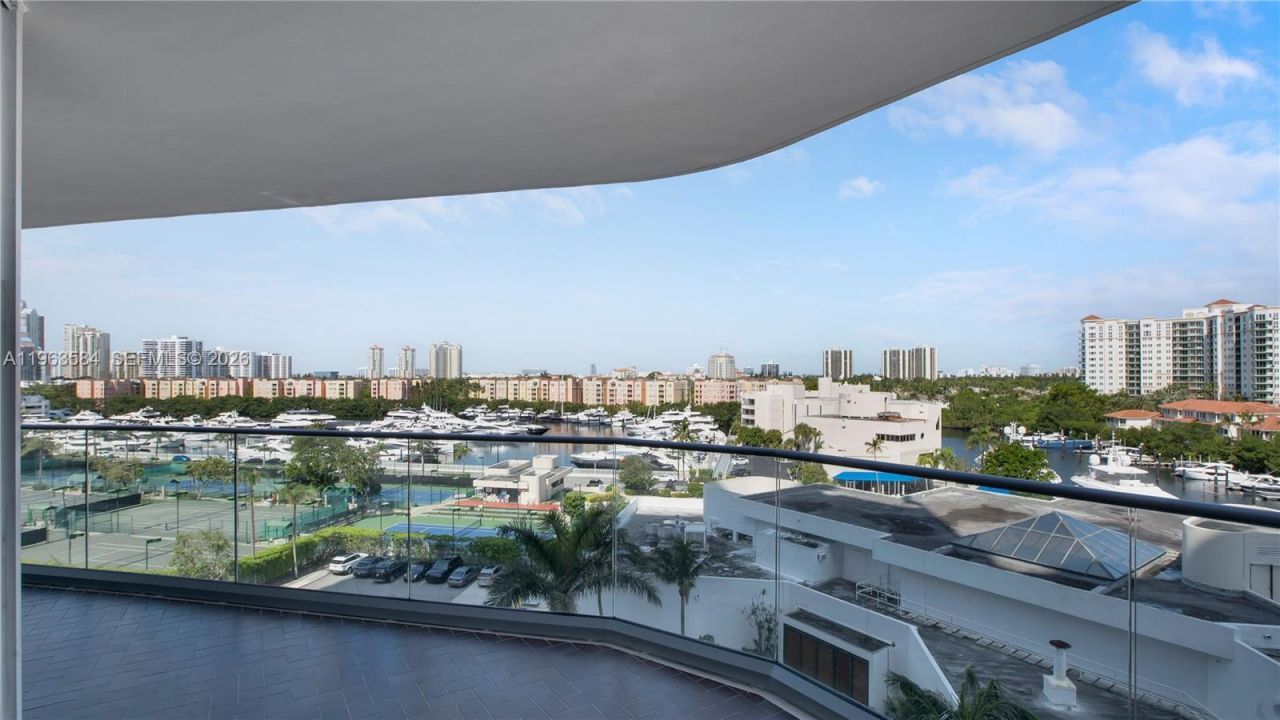 19707 Turnberry Way , Unit 8B, Aventura, FL 33180 Photo