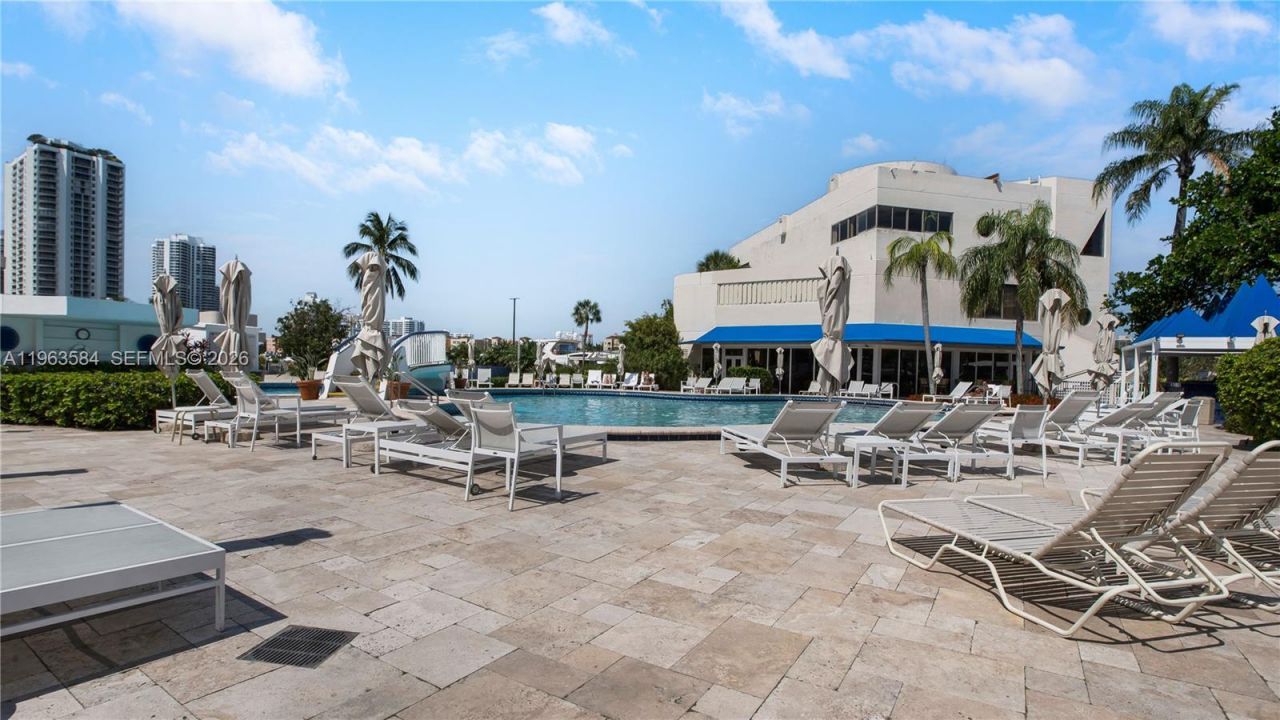 19707 Turnberry Way , Unit 8B, Aventura, FL 33180 Photo