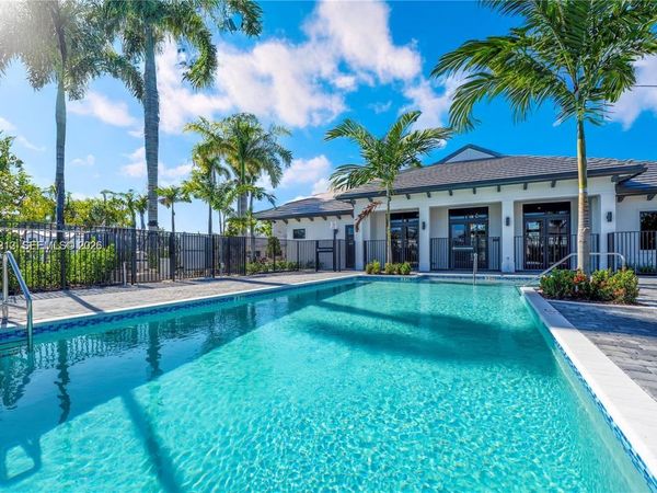 4941 Peacock Way, Unit 5838, Dania Beach, FL 33312