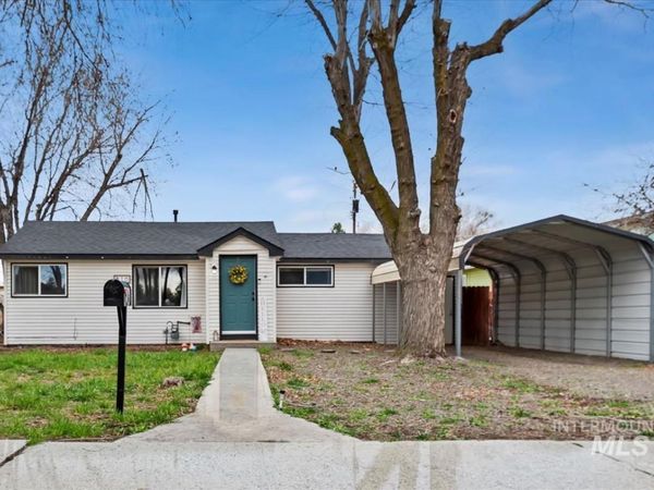 810 N 3rd E, Mountain Home, ID 83647