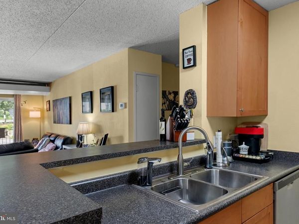 75 S REYNOLDS STREET, Unit 101, ALEXANDRIA, VA 22304