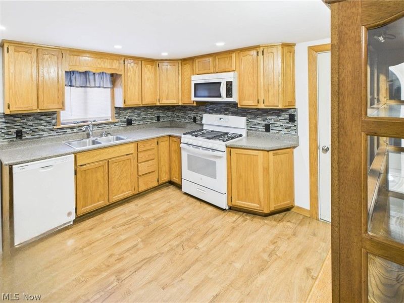 56 N Meadowlark Drive, Williamstown, WV 26187 Photo 6