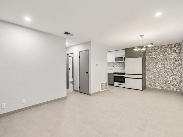 2857 N Los Felices Road, Unit 115, Palm Springs, CA 92262