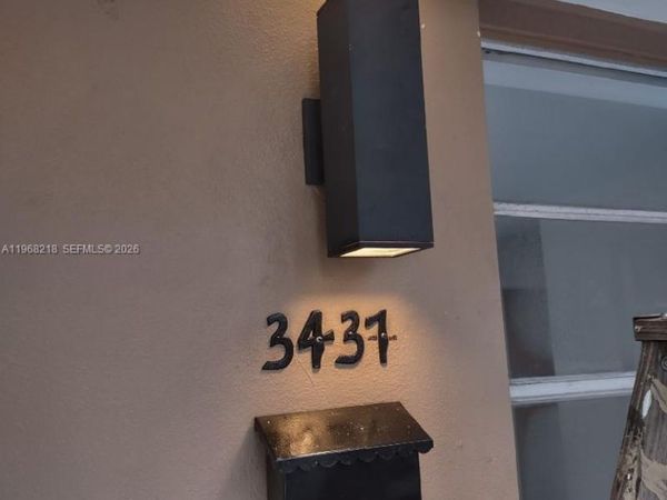 3437 NW 4th St, Unit 1, Miami, FL 33125