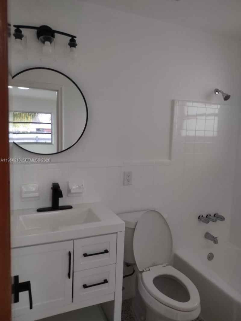 3437 NW 4th St, Unit 1, Miami, FL 33125 Photo