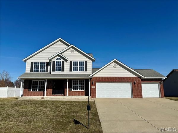 2177 Southern Oak Circle, Belleville, IL 62226
