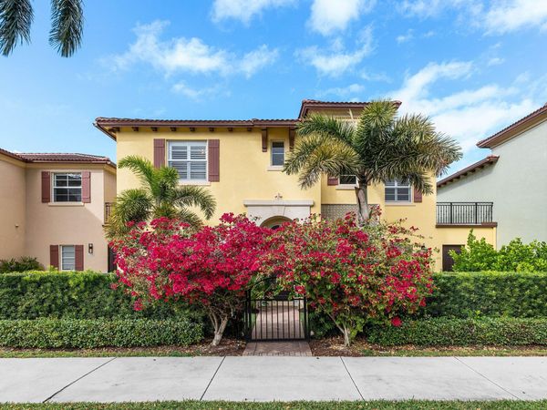 100 Via Floresta Drive, Boca Raton, FL 33487