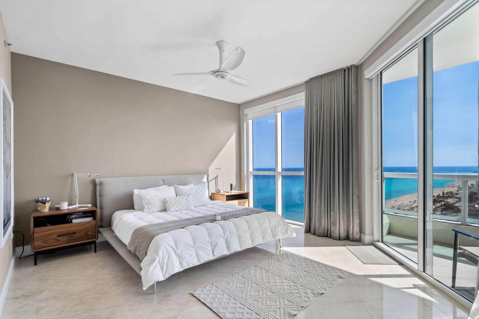 101 S Fort Lauderdale Beach Boulevard, Unit 2407, Fort Lauderdale, FL 33316 Photo