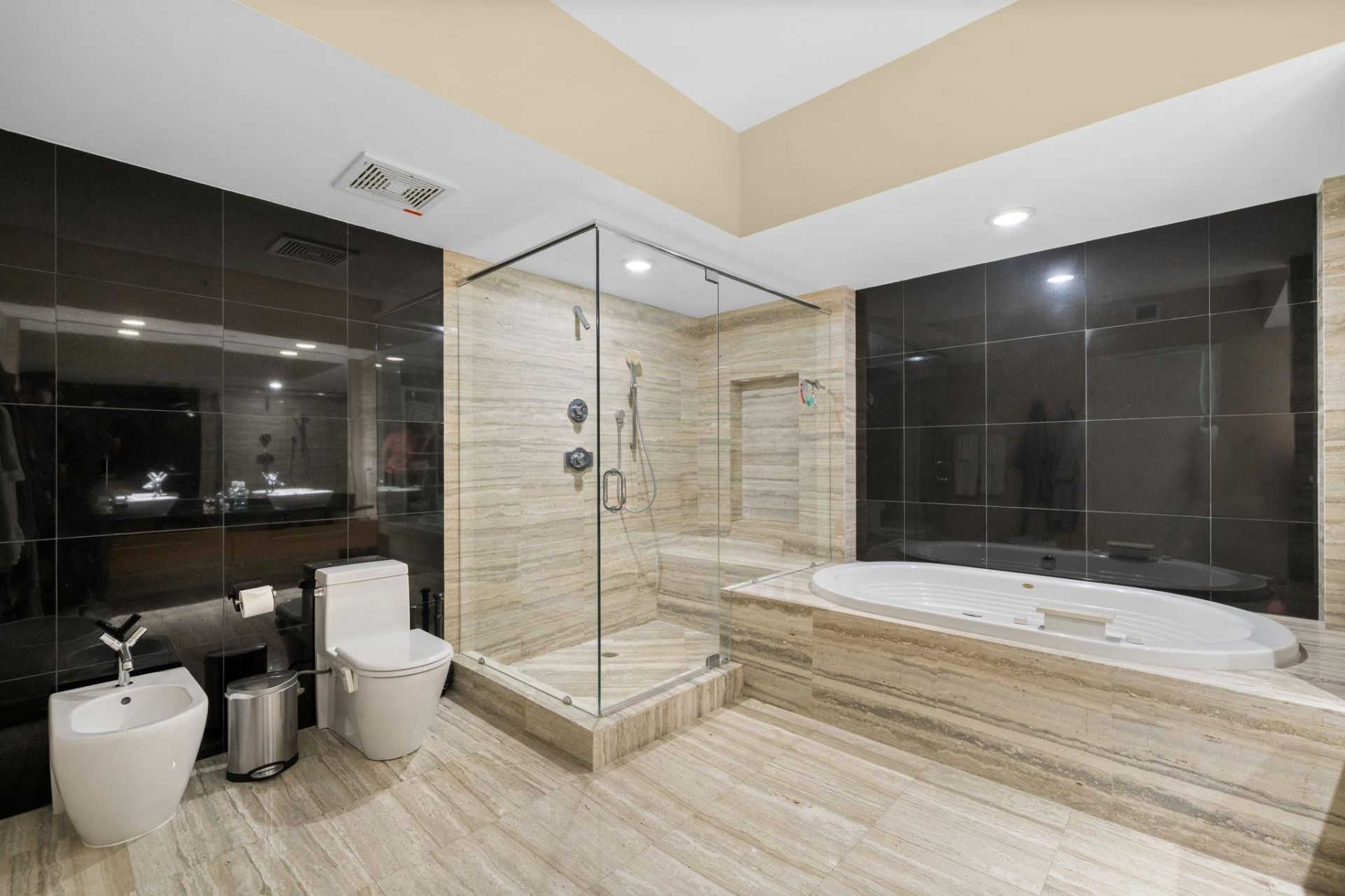 101 S Fort Lauderdale Beach Boulevard, Unit 2407, Fort Lauderdale, FL 33316 Photo