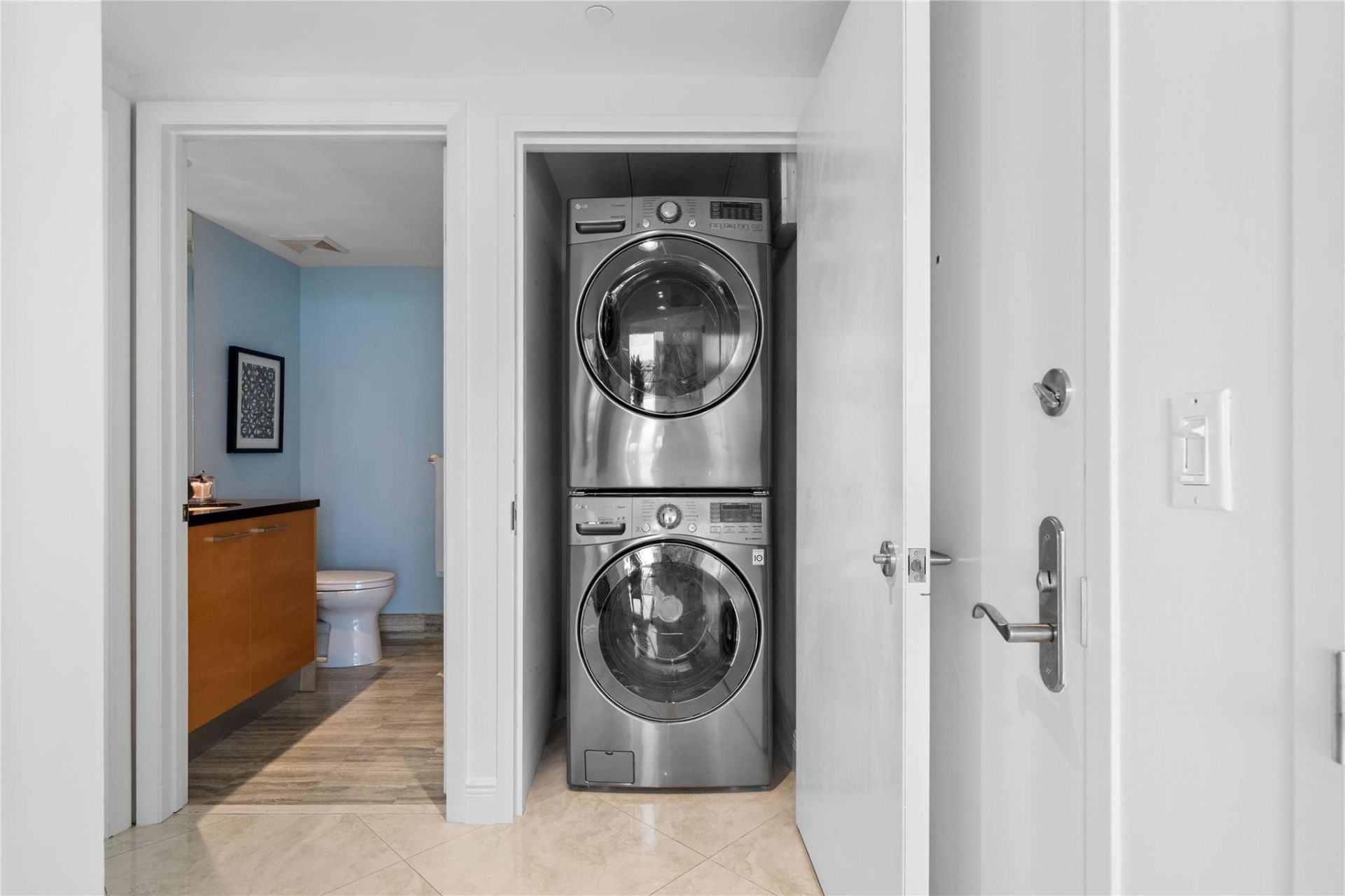 101 S Fort Lauderdale Beach Boulevard, Unit 2407, Fort Lauderdale, FL 33316 Photo