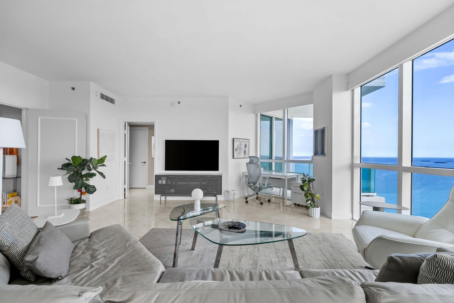 101 S Fort Lauderdale Beach Boulevard, Unit 2407, Fort Lauderdale, FL 33316 Photo