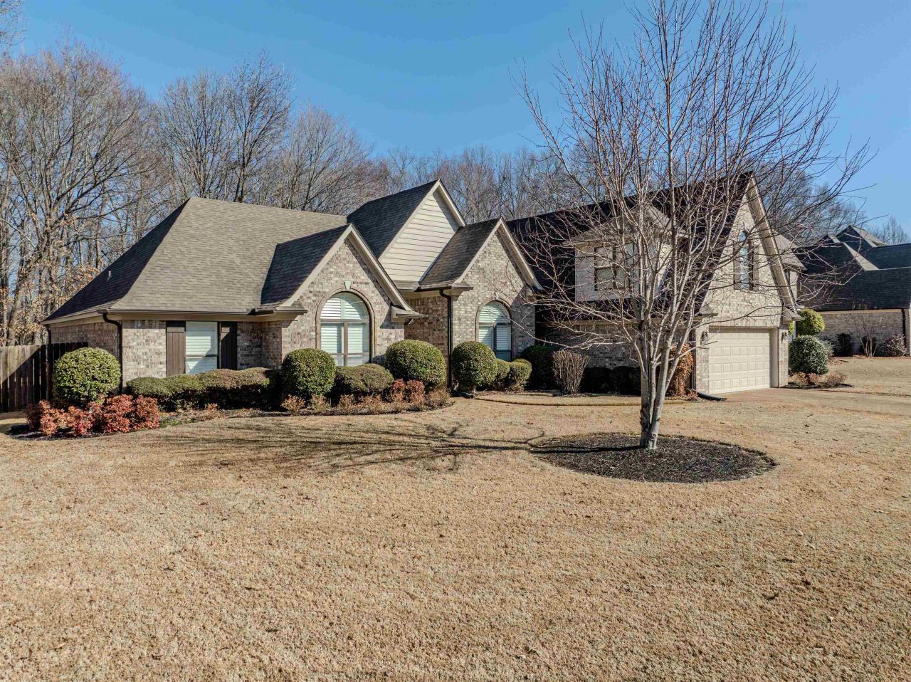 8208 HUNTERS MEADOW LN Bartlett, TN 38002