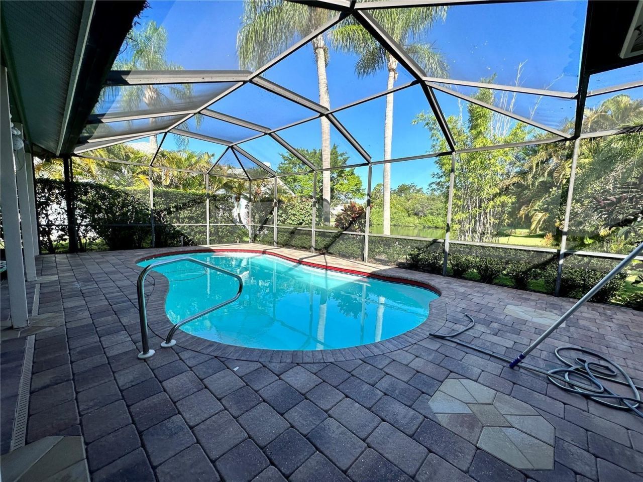 8133 Misty Oaks Boulevard, Sarasota, FL 34243 Photo