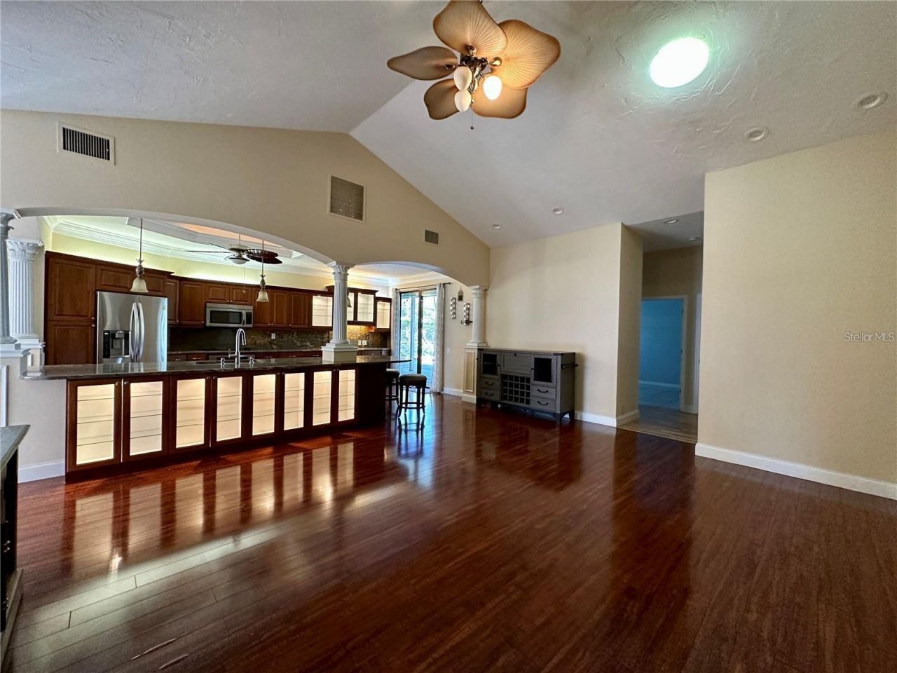 8133 Misty Oaks Boulevard, Sarasota, FL 34243 Photo