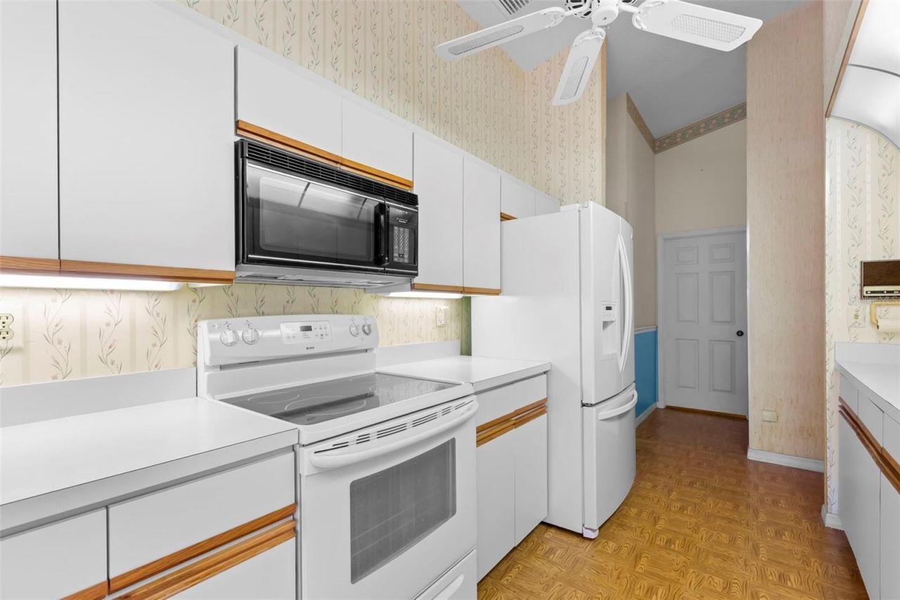 5245 Venice Way Ne, Saint Petersburg, FL 33703 Photo