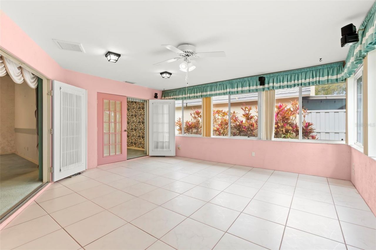 5245 Venice Way Ne, Saint Petersburg, FL 33703 Photo