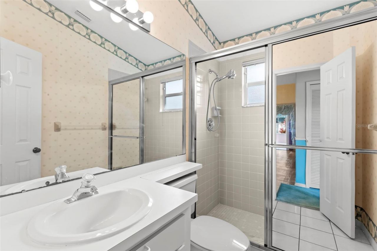 5245 Venice Way Ne, Saint Petersburg, FL 33703 Photo