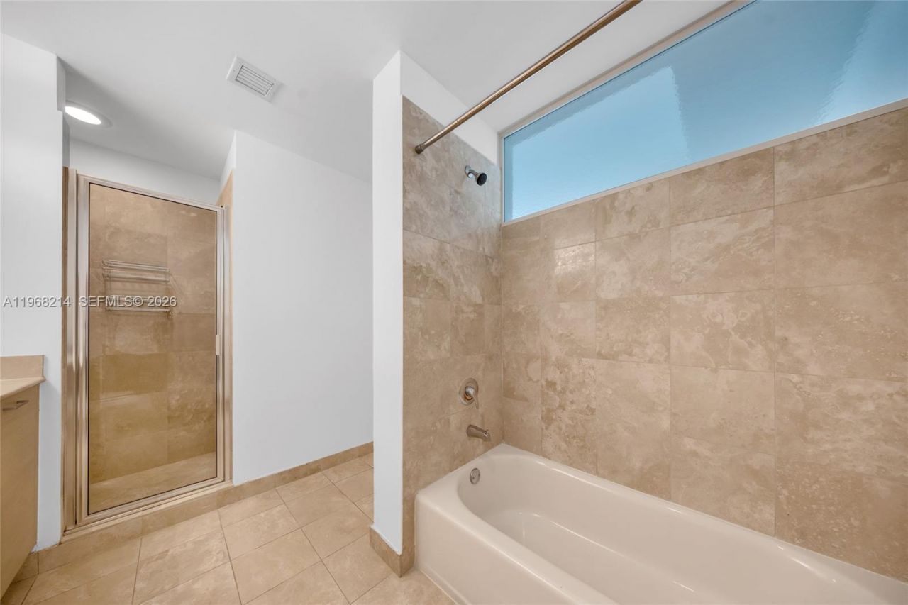 350 NE 24th St , Unit 1404, Miami, FL 33137 Photo