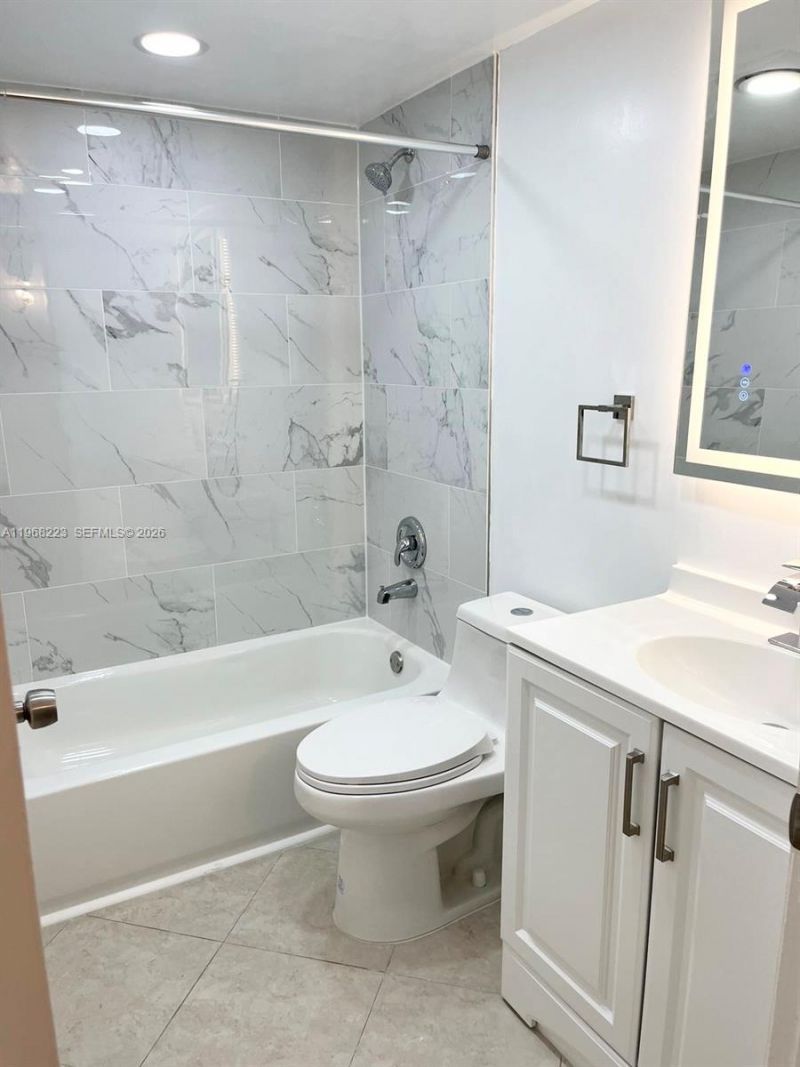 10773 Cleary Blvd, Unit 204, Plantation, FL 33324 Photo