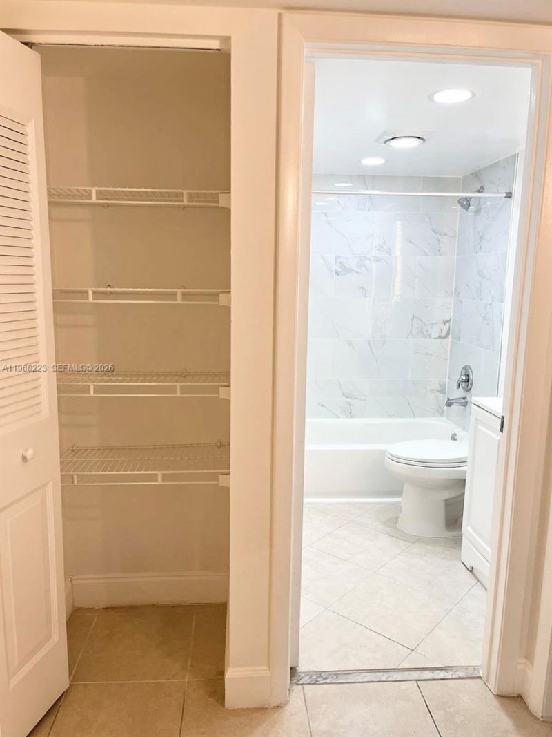 10773 Cleary Blvd, Unit 204, Plantation, FL 33324 Photo