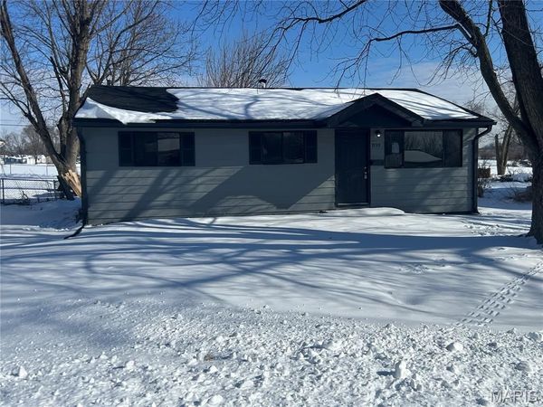 1939 Doris Avenue , Cahokia, IL 62206