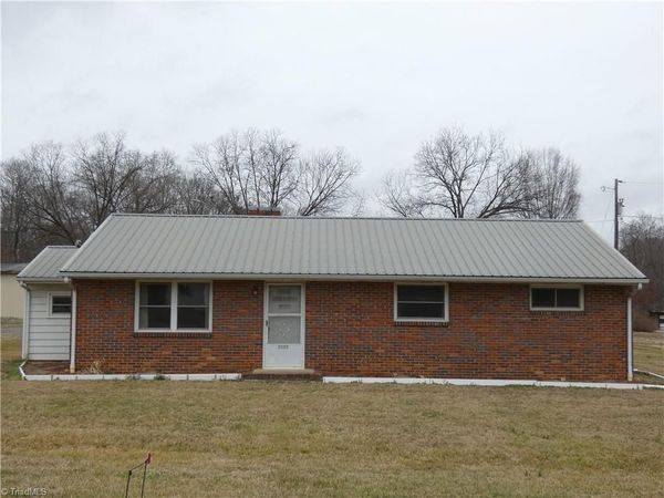 2237 Courtney Huntsville Road , Yadkinville, NC 27055