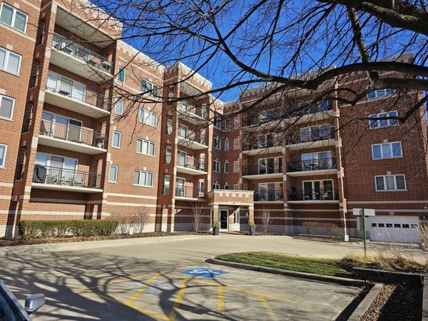 405 W Front Street, Unit 3-207, Wheaton, IL 60187