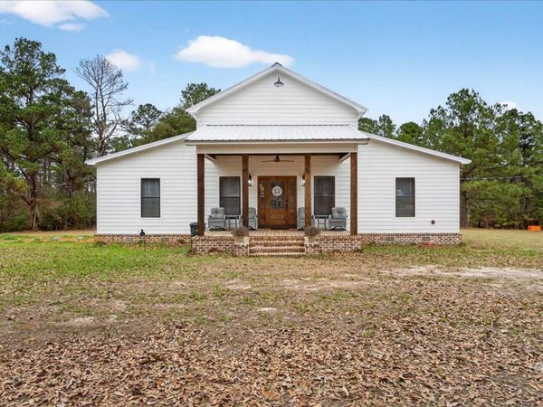 1437 Columbia Purvis, Columbia, MS 39429