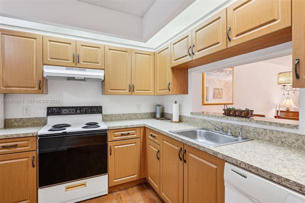 13800 SW 14th St, Unit 103C, Pembroke Pines, FL 33027 Photo