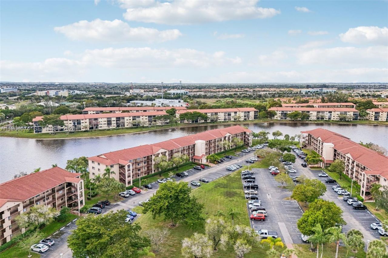 13800 SW 14th St, Unit 103C, Pembroke Pines, FL 33027 Photo