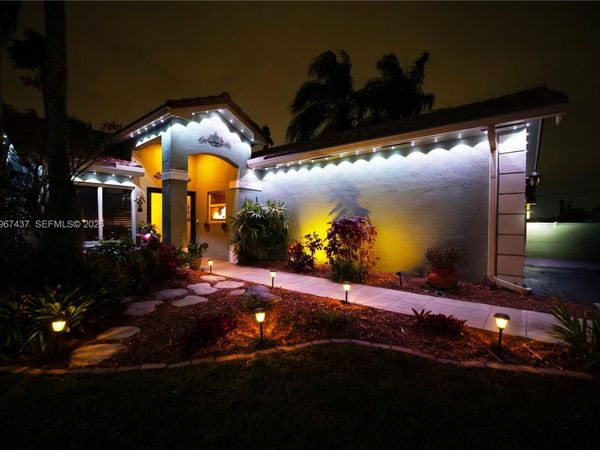 12640 SW 7th Pl, Davie, FL 33325