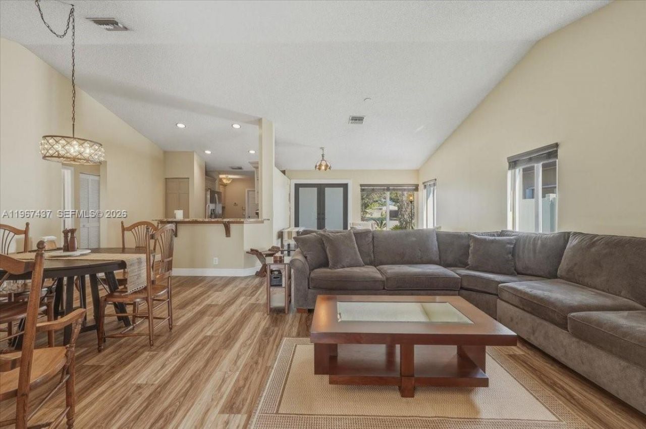 12640 SW 7th Pl, Davie, FL 33325 Photo