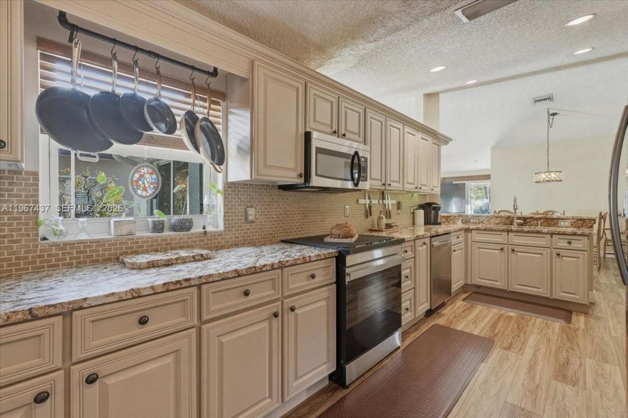 12640 SW 7th Pl, Davie, FL 33325 Photo