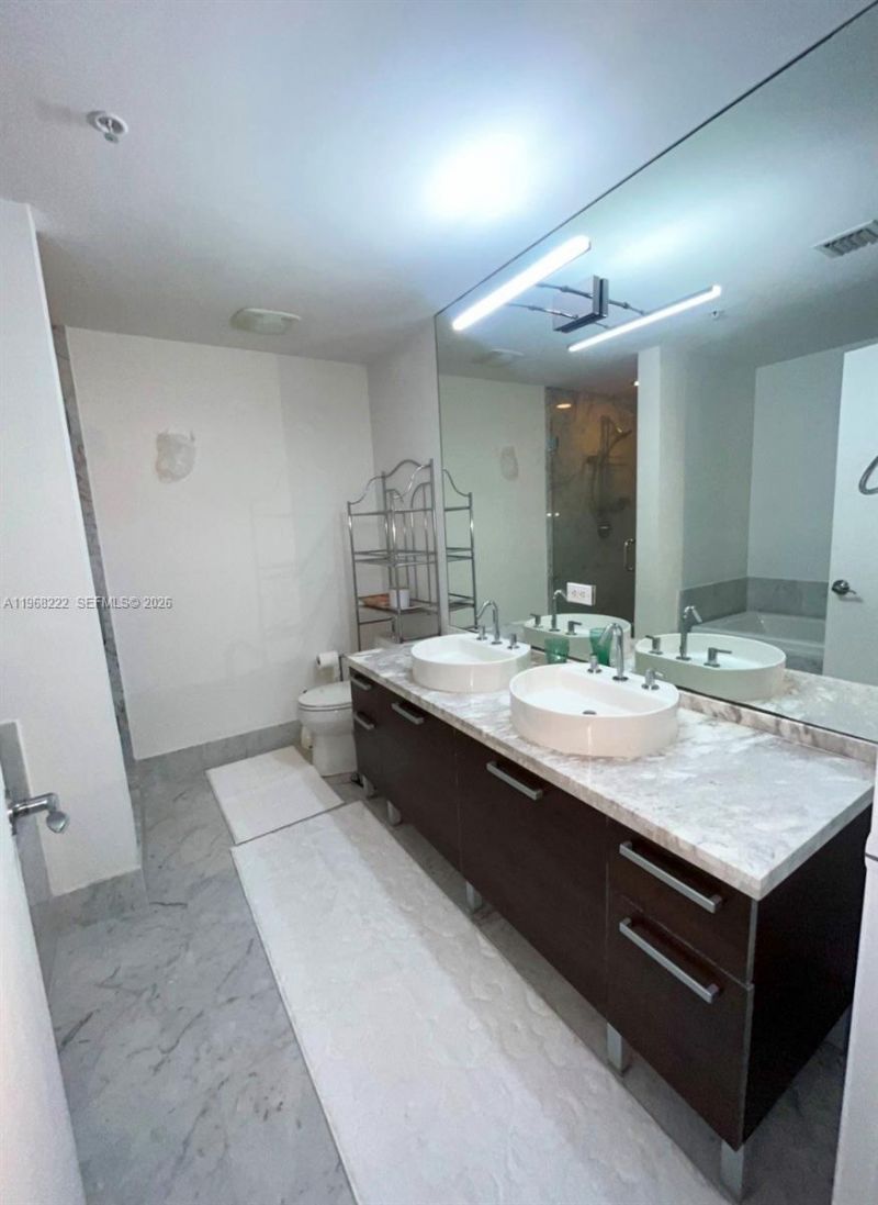 253 NE 2nd St, Unit 3903, Miami, FL 33132 Photo