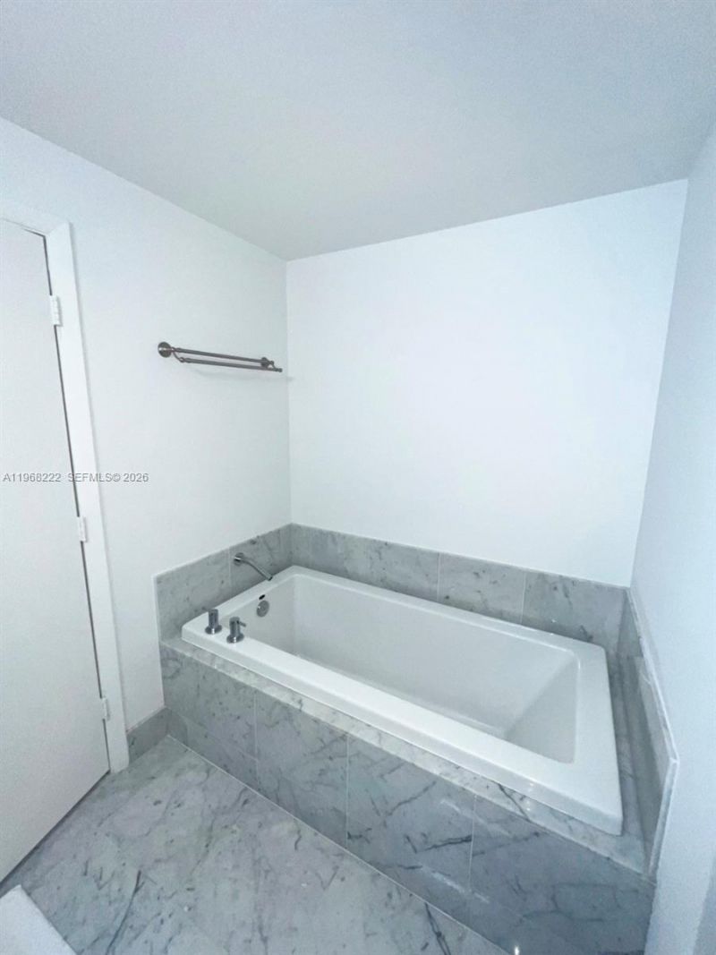 253 NE 2nd St, Unit 3903, Miami, FL 33132 Photo