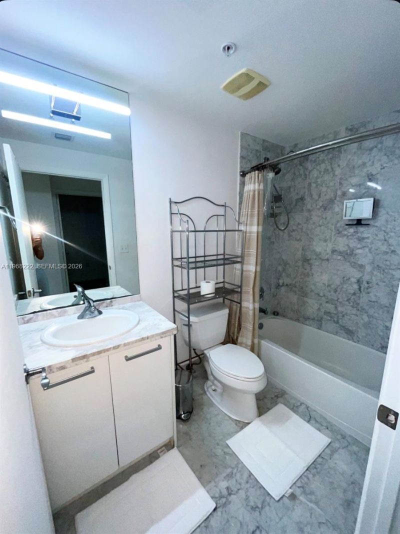 253 NE 2nd St, Unit 3903, Miami, FL 33132 Photo