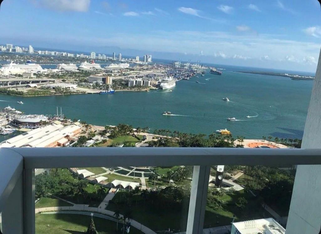 253 NE 2nd St, Unit 3903, Miami, FL 33132 Photo