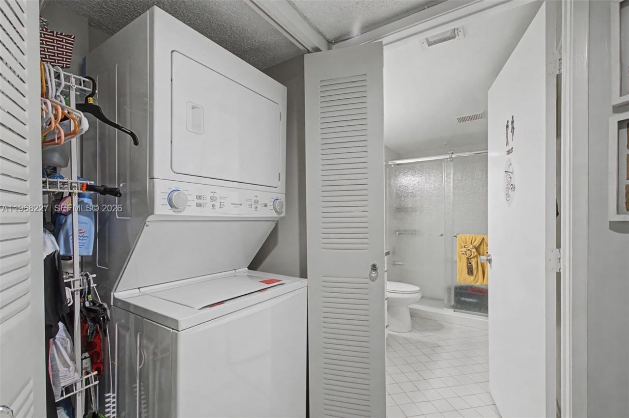 1200 SW 137th Ave, Unit 301E, Pembroke Pines, FL 33027 Photo