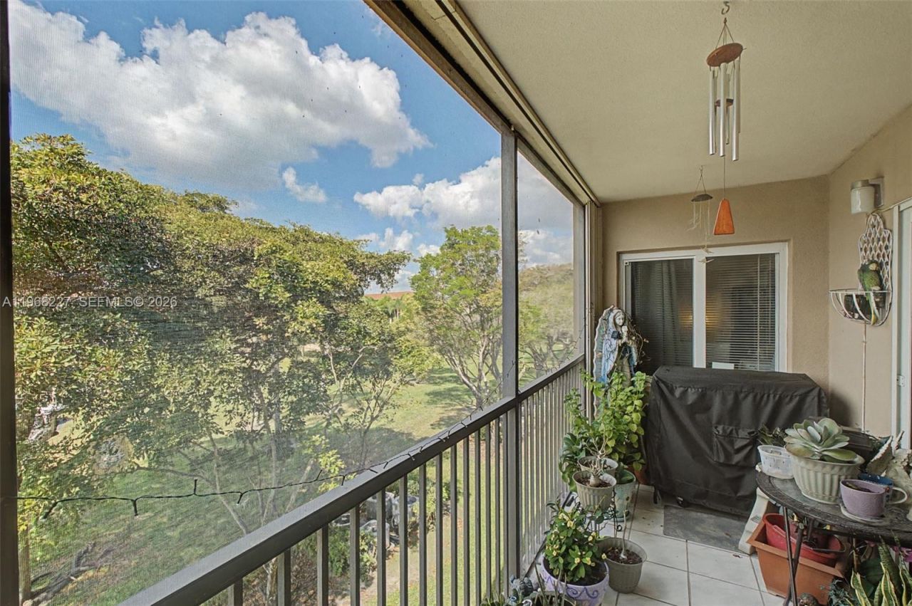 1200 SW 137th Ave, Unit 301E, Pembroke Pines, FL 33027 Photo