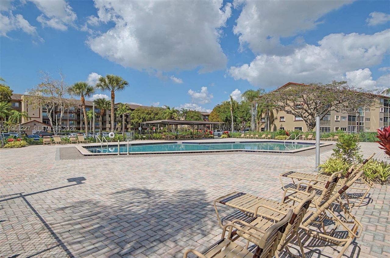 1200 SW 137th Ave, Unit 301E, Pembroke Pines, FL 33027 Photo