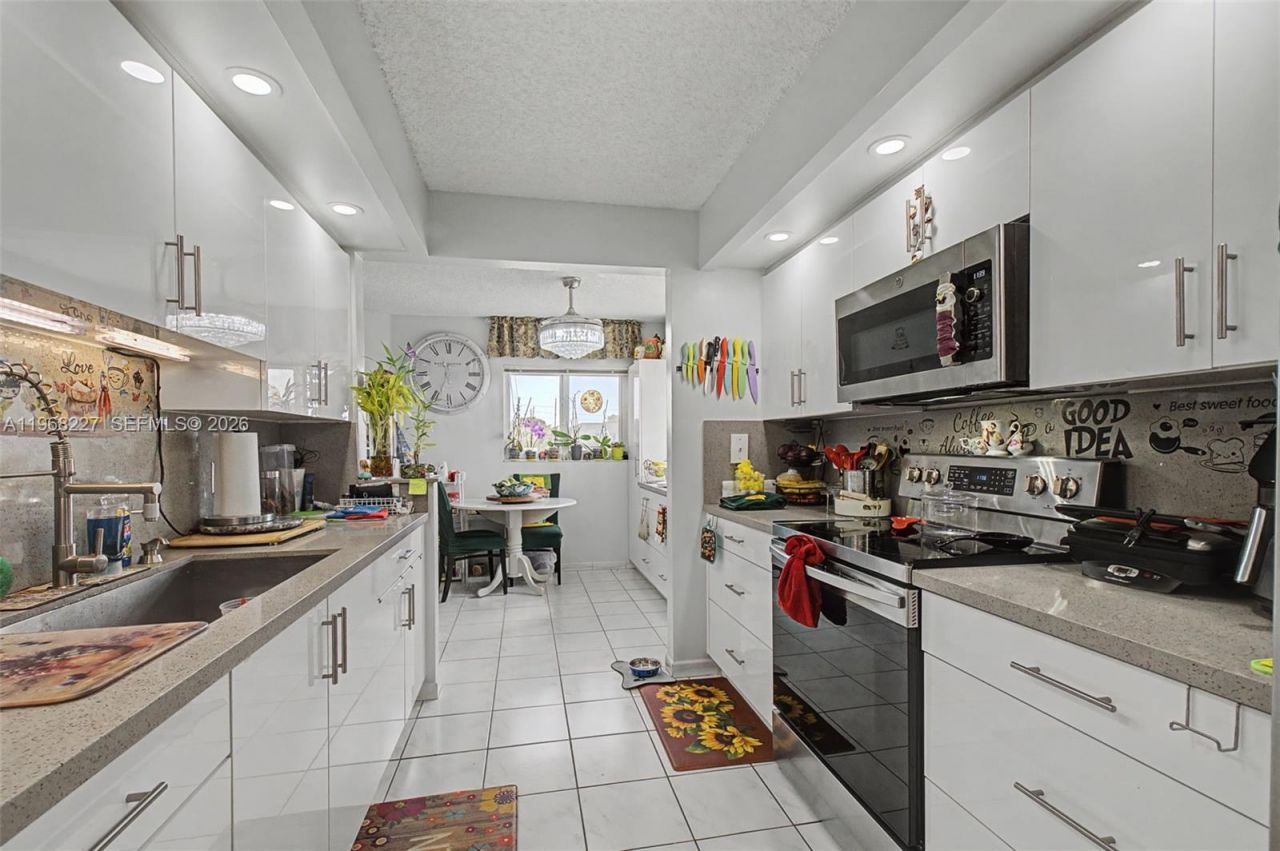 1200 SW 137th Ave, Unit 301E, Pembroke Pines, FL 33027 Photo