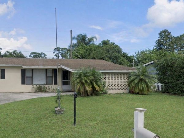 2424 1st Pl SW, Vero Beach, FL 32962