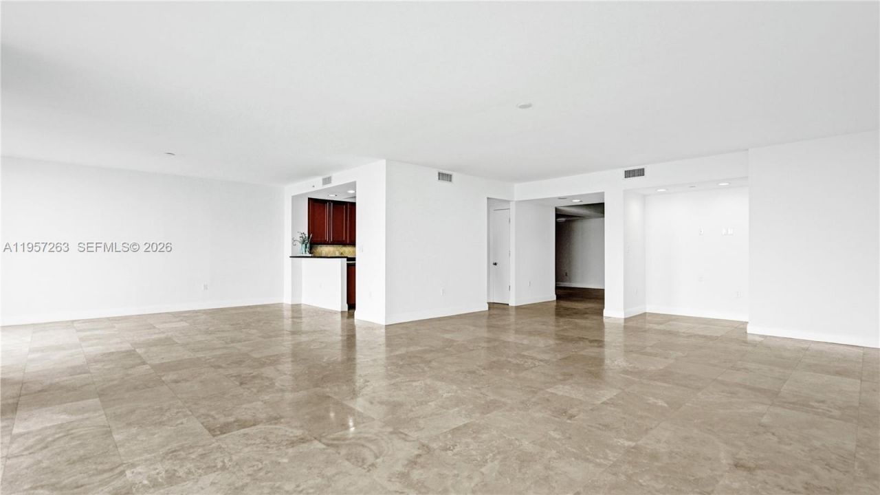 20201 E Country Club Dr, Unit 1808, Aventura, FL 33180 Photo